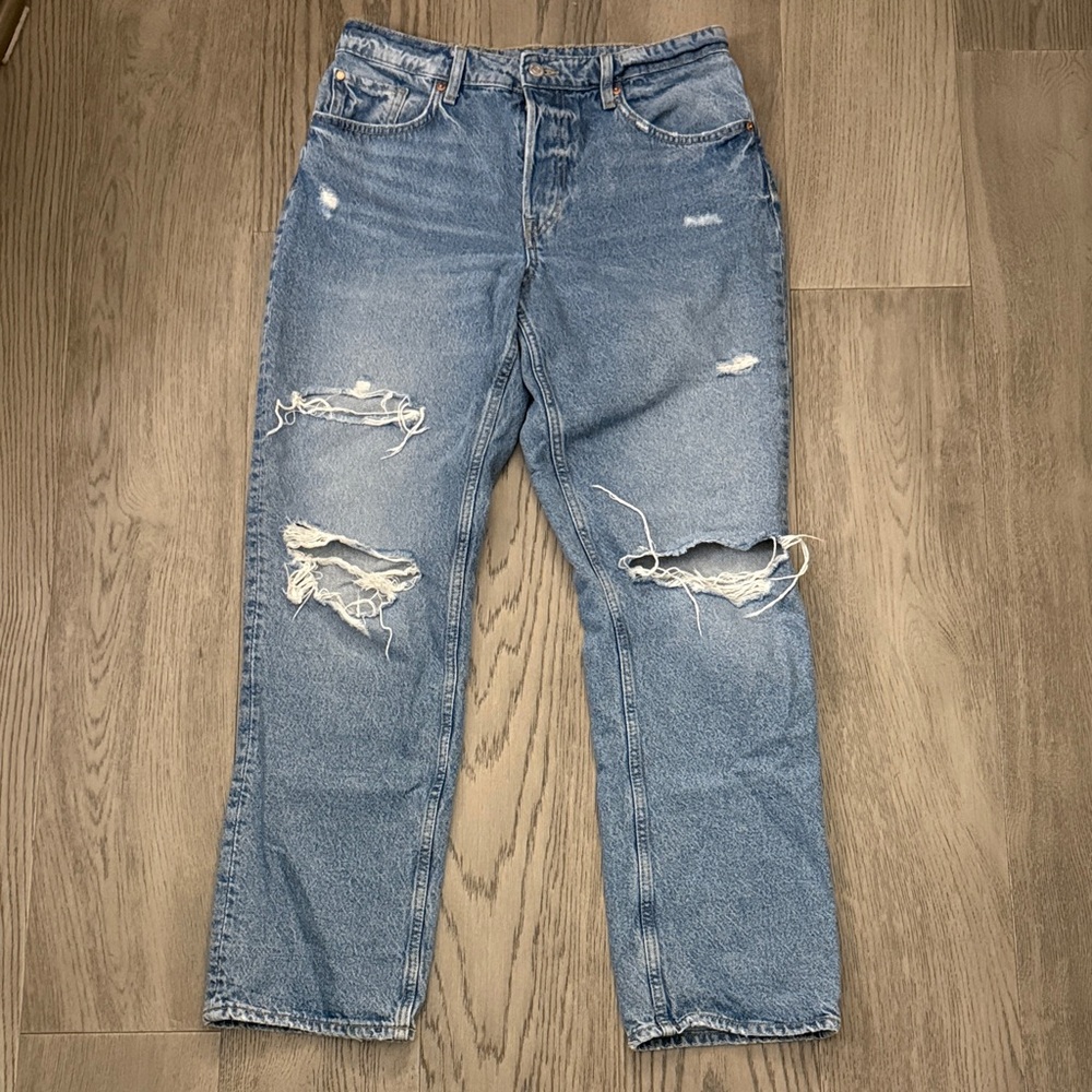 H&M 90’s Boyfriend Jeans High Rise Distressed